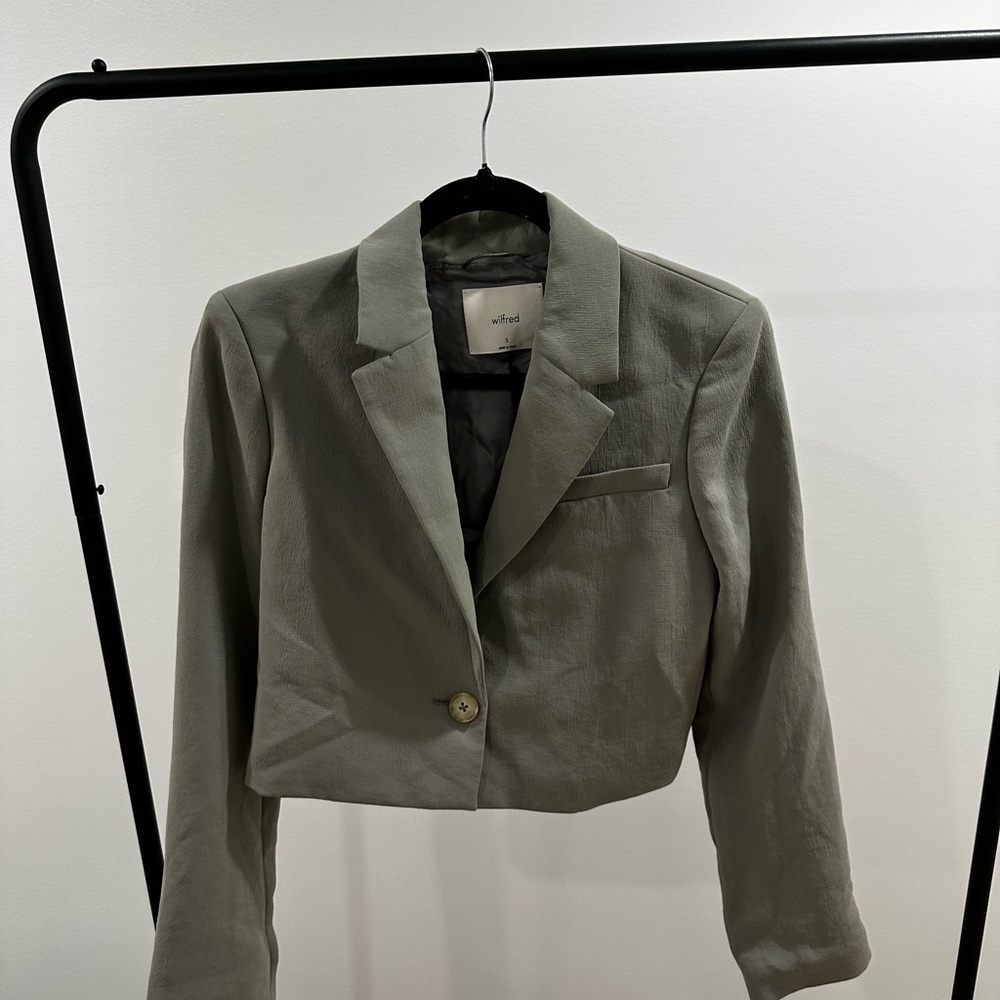 Wilfred Women's Cropped Tan Blazer